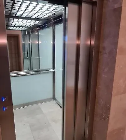 2 Moonlight Apartment *