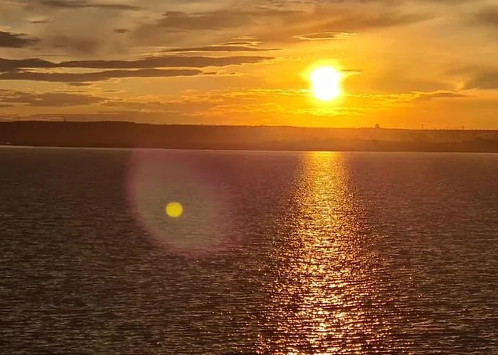 2 Moonlight Apartment