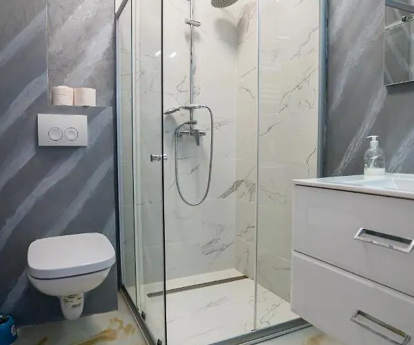 2 Moonlight Apartment Mamaia